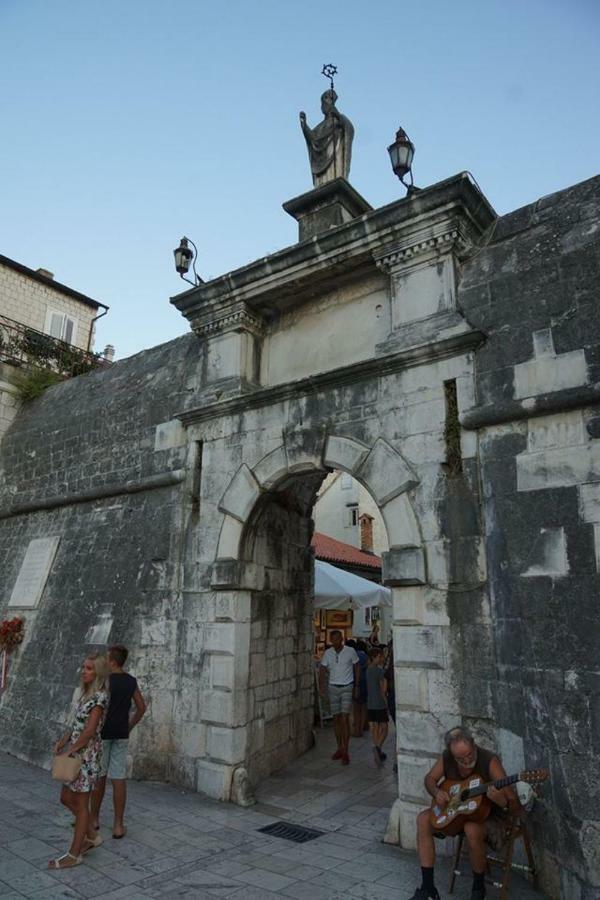 T&m * Trogir